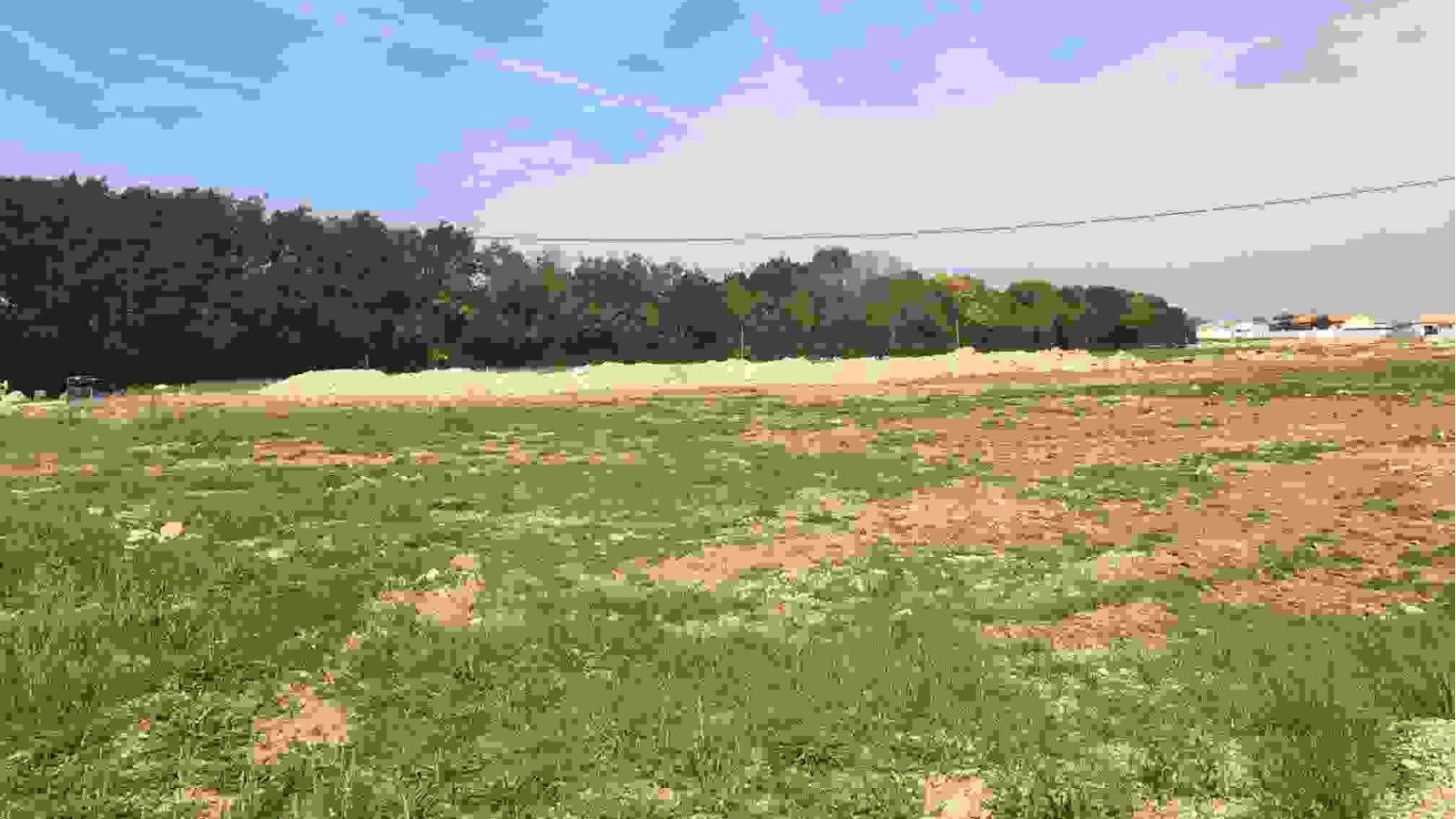 Terrain constructible de 332m2 à Angles